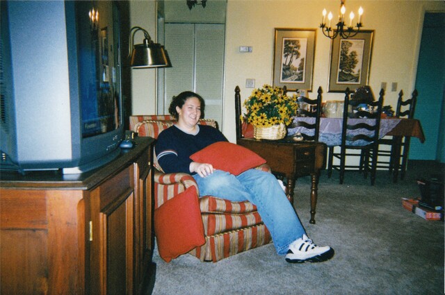 Monica chair christmas98